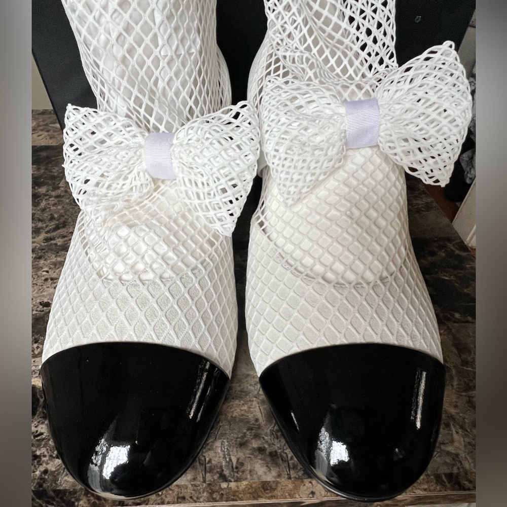 🎁SOLD!🚚 Chanel $1650 2023 Runway Mesh MaryJanes White/Black Size 42